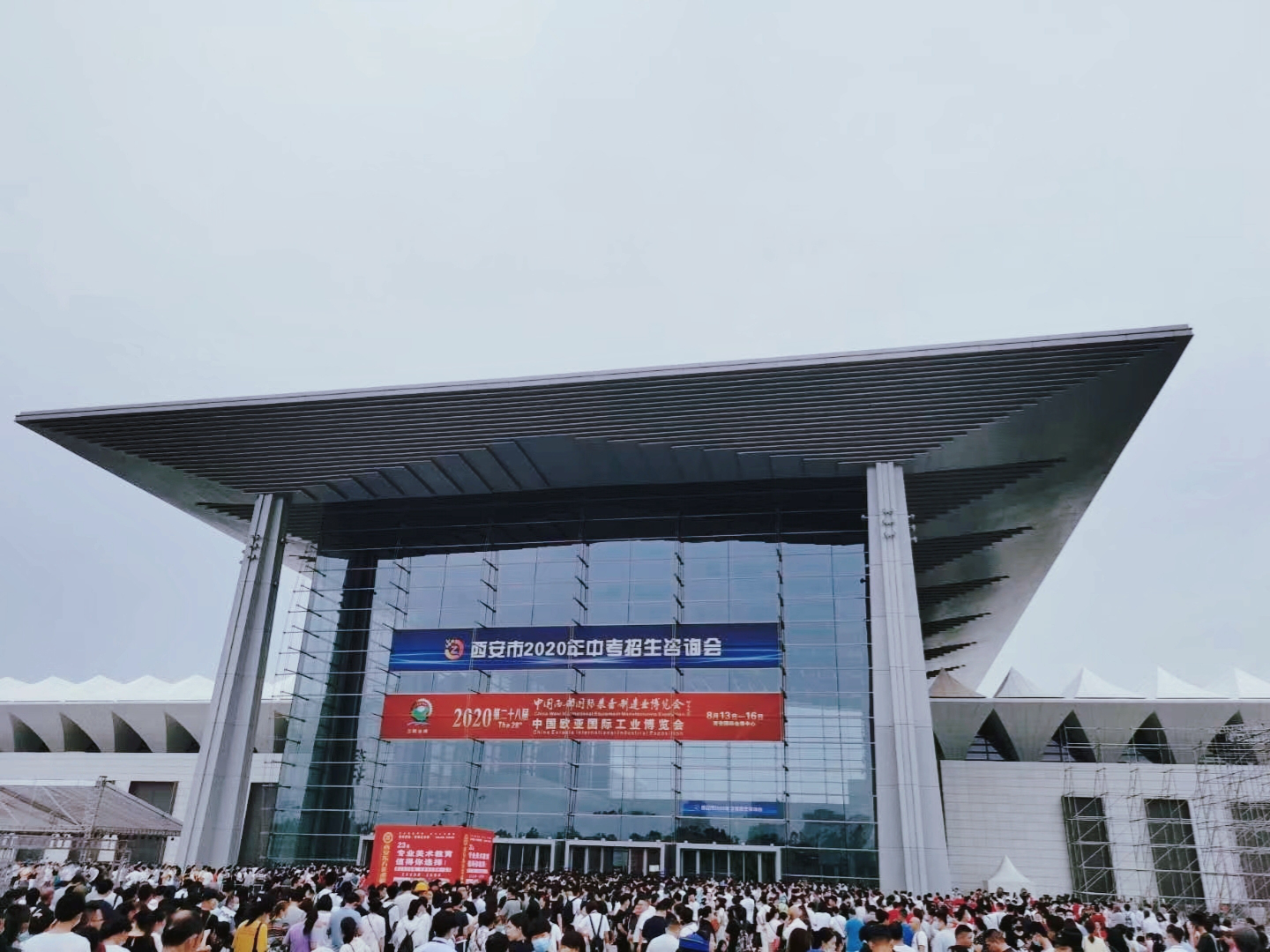 帶您走進(jìn)西部工博會(huì)——國(guó)工智能展區(qū)現(xiàn)場(chǎng)